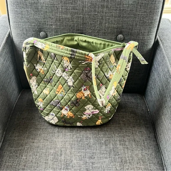 NWT Vera Bradley Slouchy Bucket Shoulder Bag.  Cotton.  Dog Park print. - Picture 9 of 12